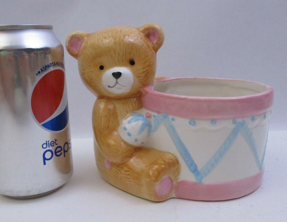 VINTAGE CERAMIC TEDDY BEAR w/DRUM - PLANTER VASE (BK3F)