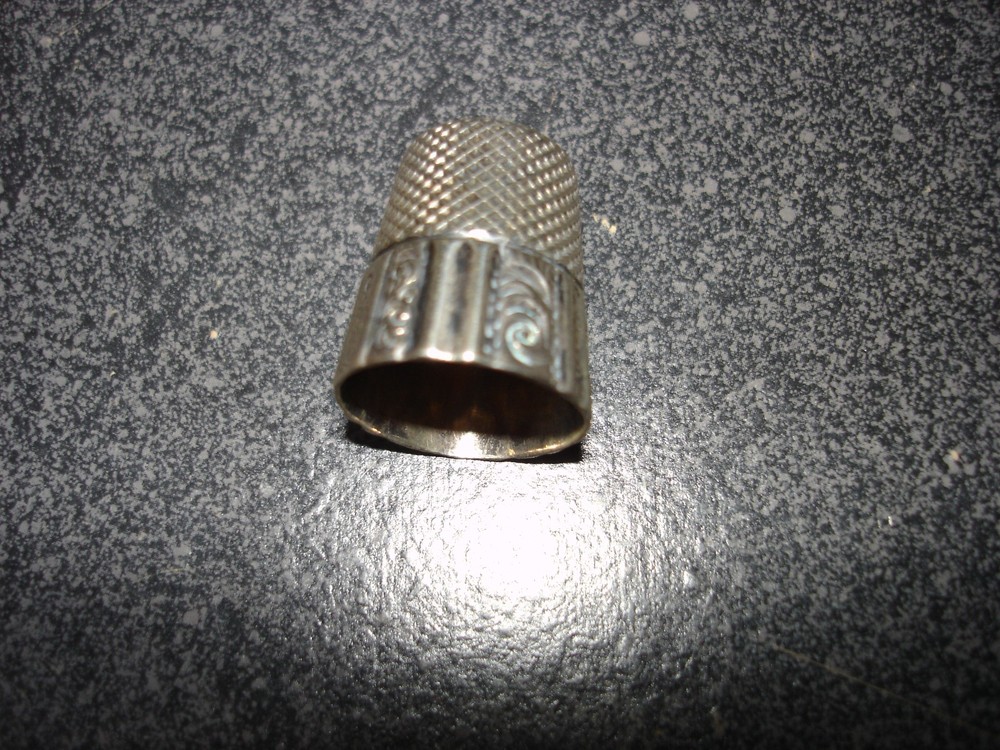 Vintage sterling silver thimble size 9