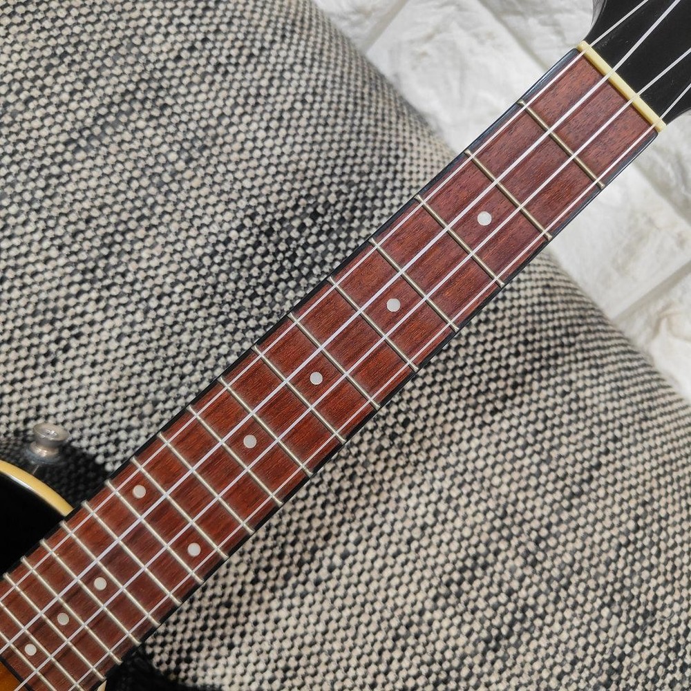 [Good condition] Epiphone electric ukulele Epiphone