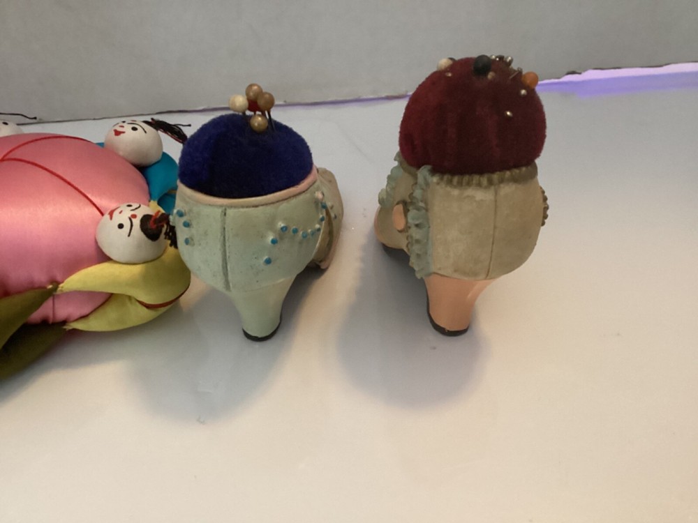 4 PIN CUSHIONS STRAWBERRY SHOES