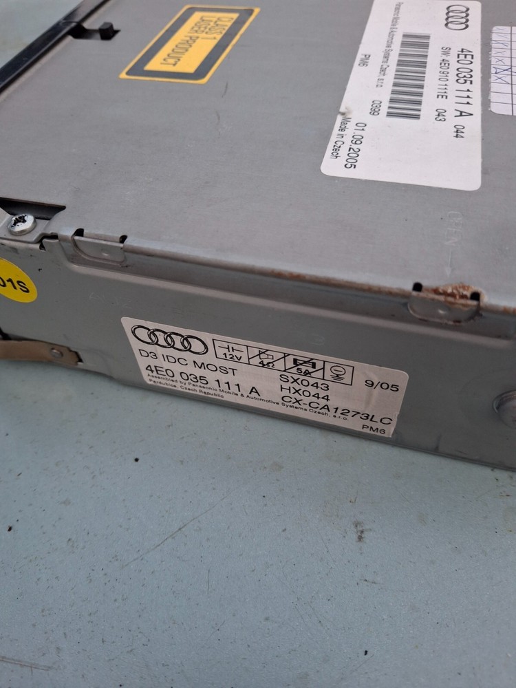 AUDI A8 CD CHANGER DISK UNIT 6 DISK 4E0035110A D3 2002 - 2010