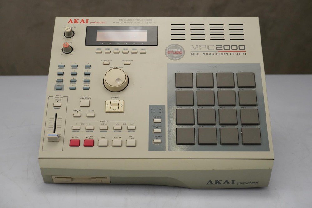 Akai MPC2000 STUDIO Loaded Extra Disks #58881