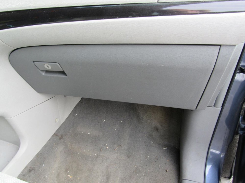 SIENNA    2014 Glove Box 1022411