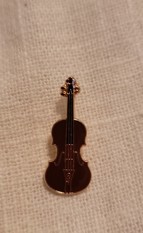 VIOLIN PIN- PINBACK