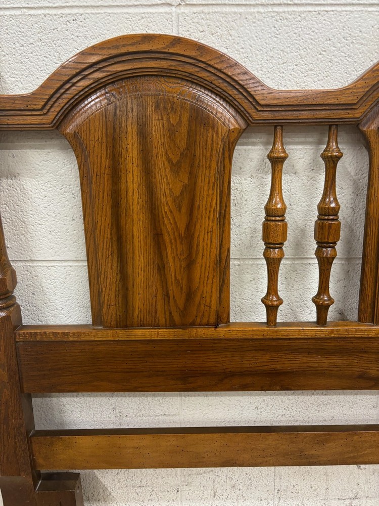 Vintage Queen Size Traditional Style Three Panel Turned Spindles Headboard