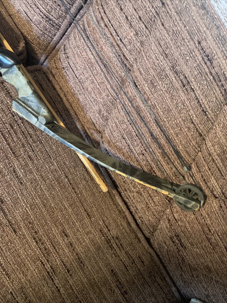 Vintage Darton SL 50 Compound Bow Camouflage Archery Adjustable Poundage Draw