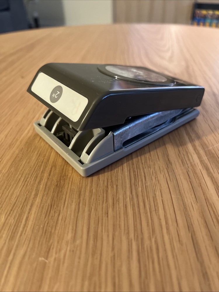 Stampin' Up! 2" Circle Punch Flat Locking