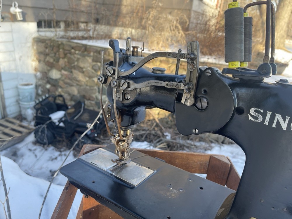Singer 72w19 Twin Needle Sewing Machine