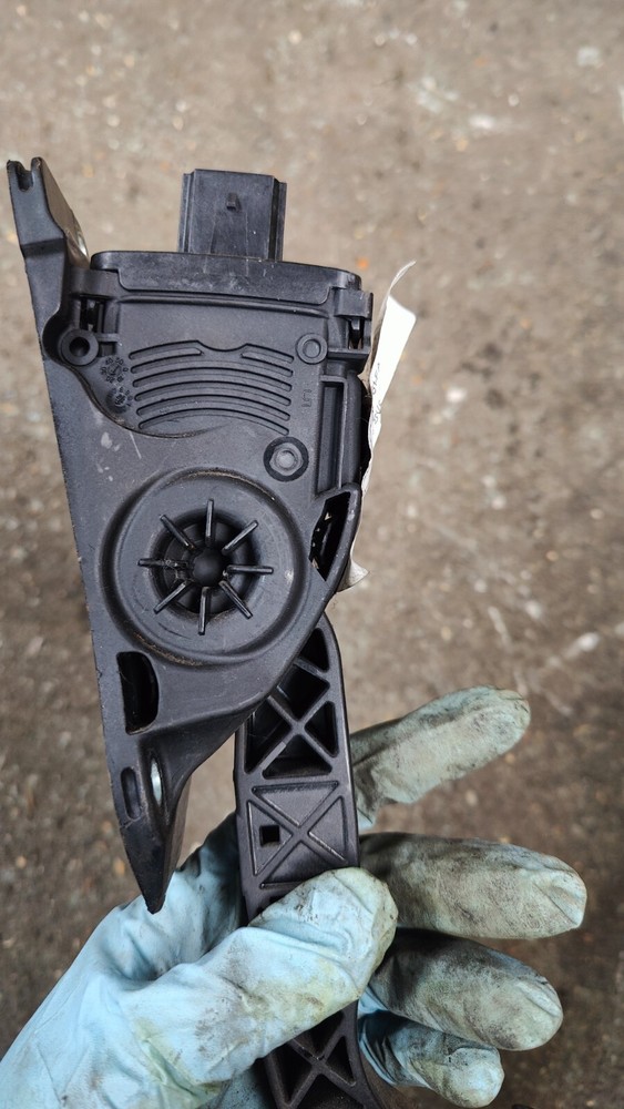 2012 FORD FOCUS ACCELERATOR THROTTLE PEDAL BV61-9F836-BB