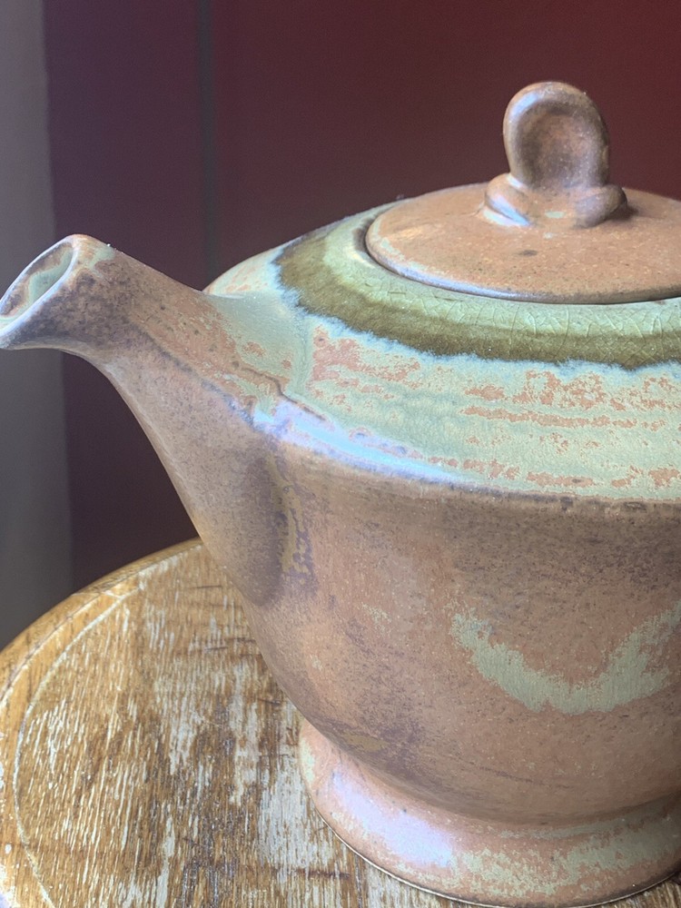 gourmet stoneware tea pot new condition 7x10”