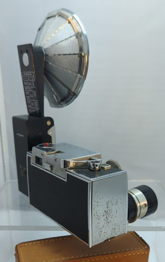ARGUS C 33 35mm CAMERA /Meter Viewfinder/Rangefinder Leather Case