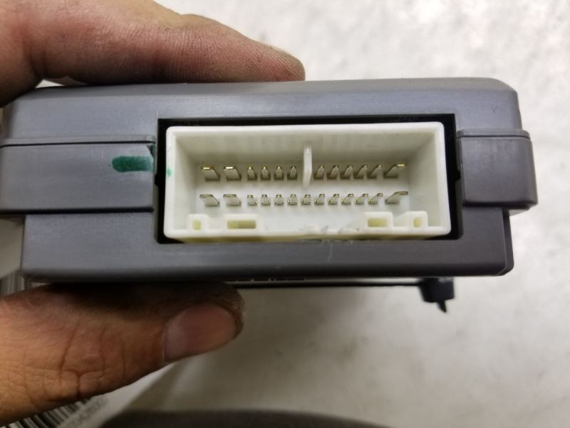 99-00 LEXUS GS300 MULTIPLEX NETWORK BODY CONTROL MODULE ECM ASSEMBLY