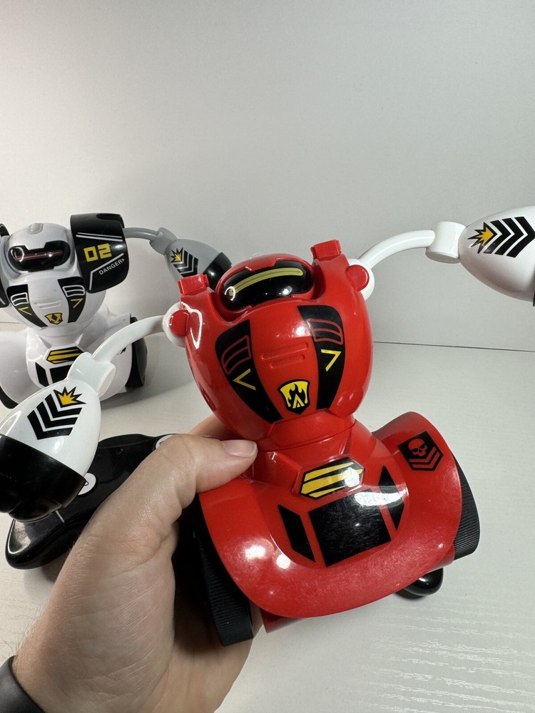 Sharper Image Remote Control Robot Set Multiplayer RC Red And White Tested