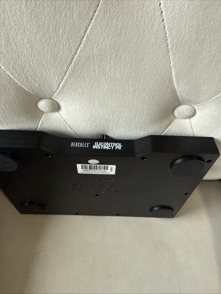 Hercules DJControl Instinct P8 Party Pack