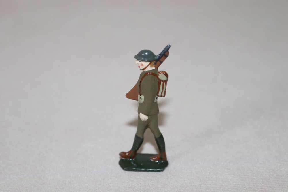 Lead Foreign Soldier Marching Figure ~ Modern