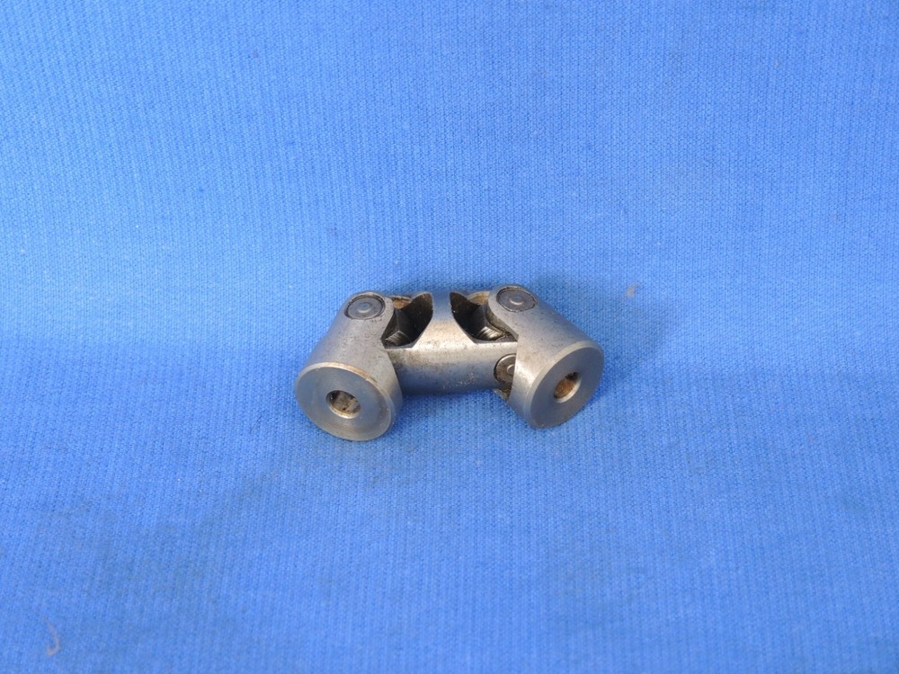 Double Universal Joint 6 mm - 6 mm