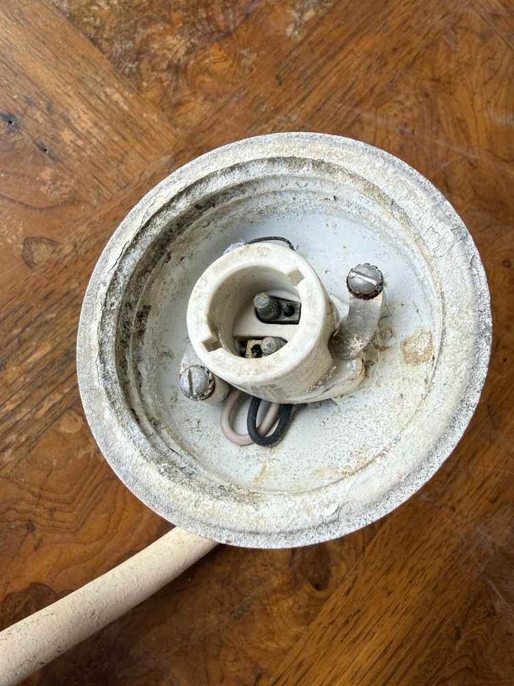 Vintage Coughtrie Glasgow Light Highly Collectable Item