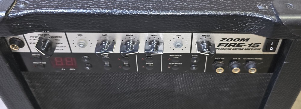 Zoom Fire-15 Modeling Guitar Amplifier