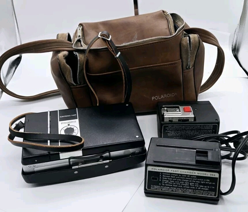POLAROID Camera 360 Flash with Polaroid Vinyl Case Untested Vintage