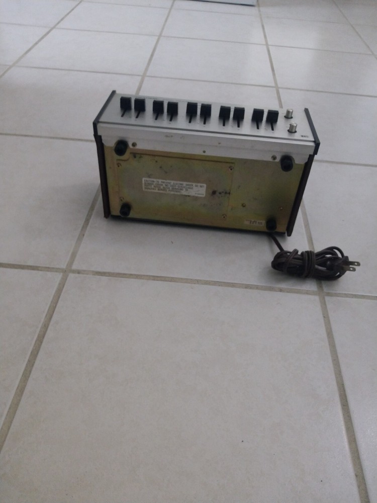 Realistic 31-1980 Audio Frequency Equalizer 5 bands