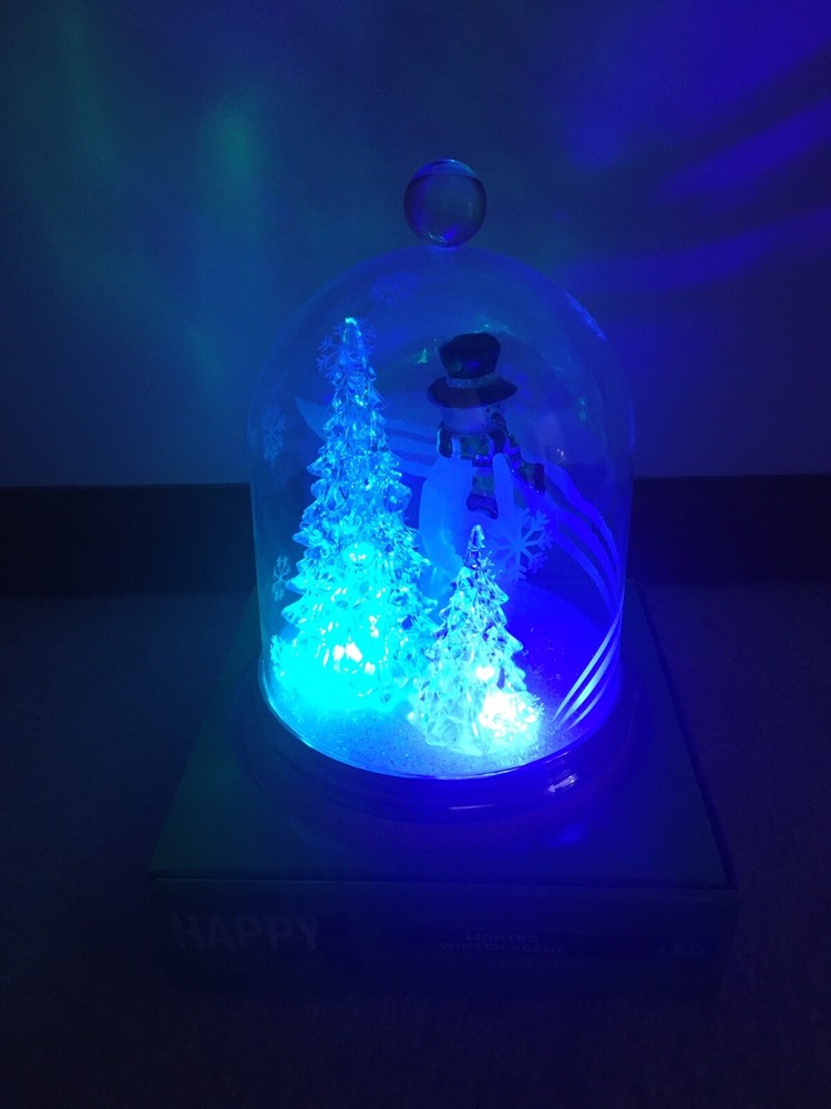 Lighted Winter Scene Changing Lights & Singing Snowman and Trees NEW