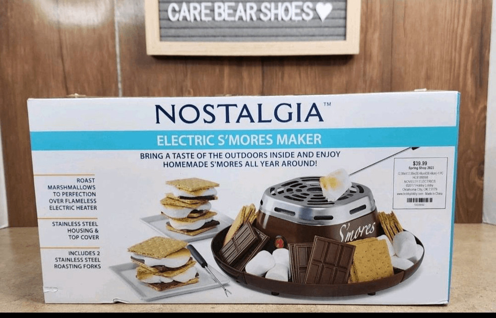 NIB NOSTALGIA SMORES MAKER