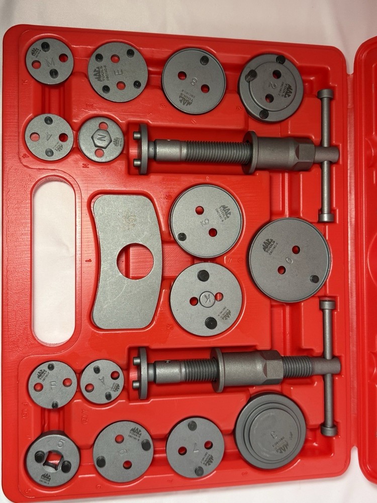 Mac Tools DBC18C Disc Brake Caliper Turn-In Kit 18-Pc