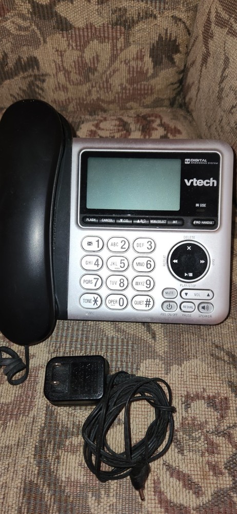 vtech digital Telephone And answering system Works Great Very Nice Condition