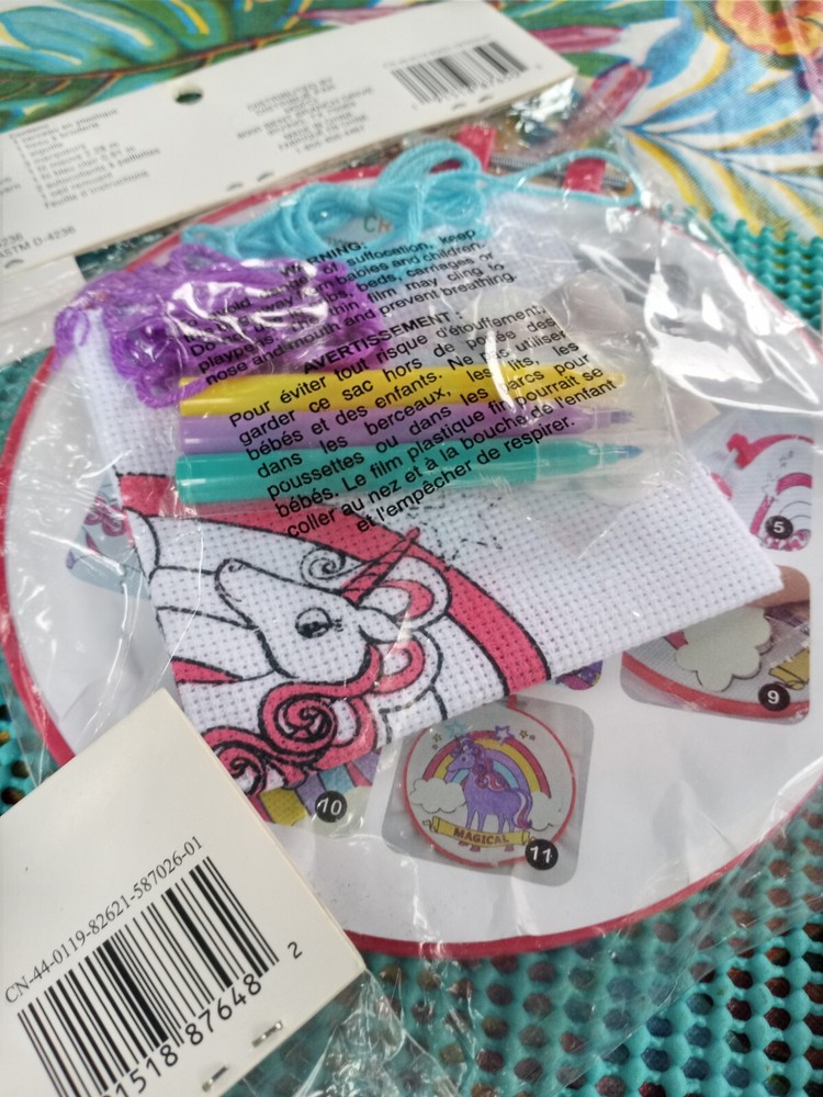 KIDS EMBROIDERY KITS UNICORN & DINOSAUR