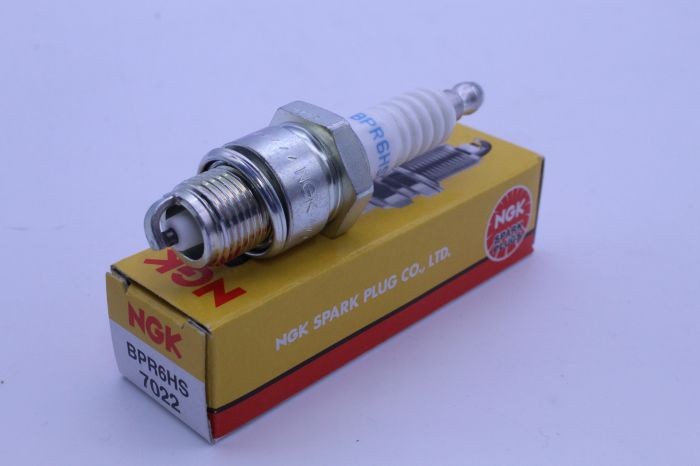 NGK 7022 BPR6HS SPARK PLUG 7022