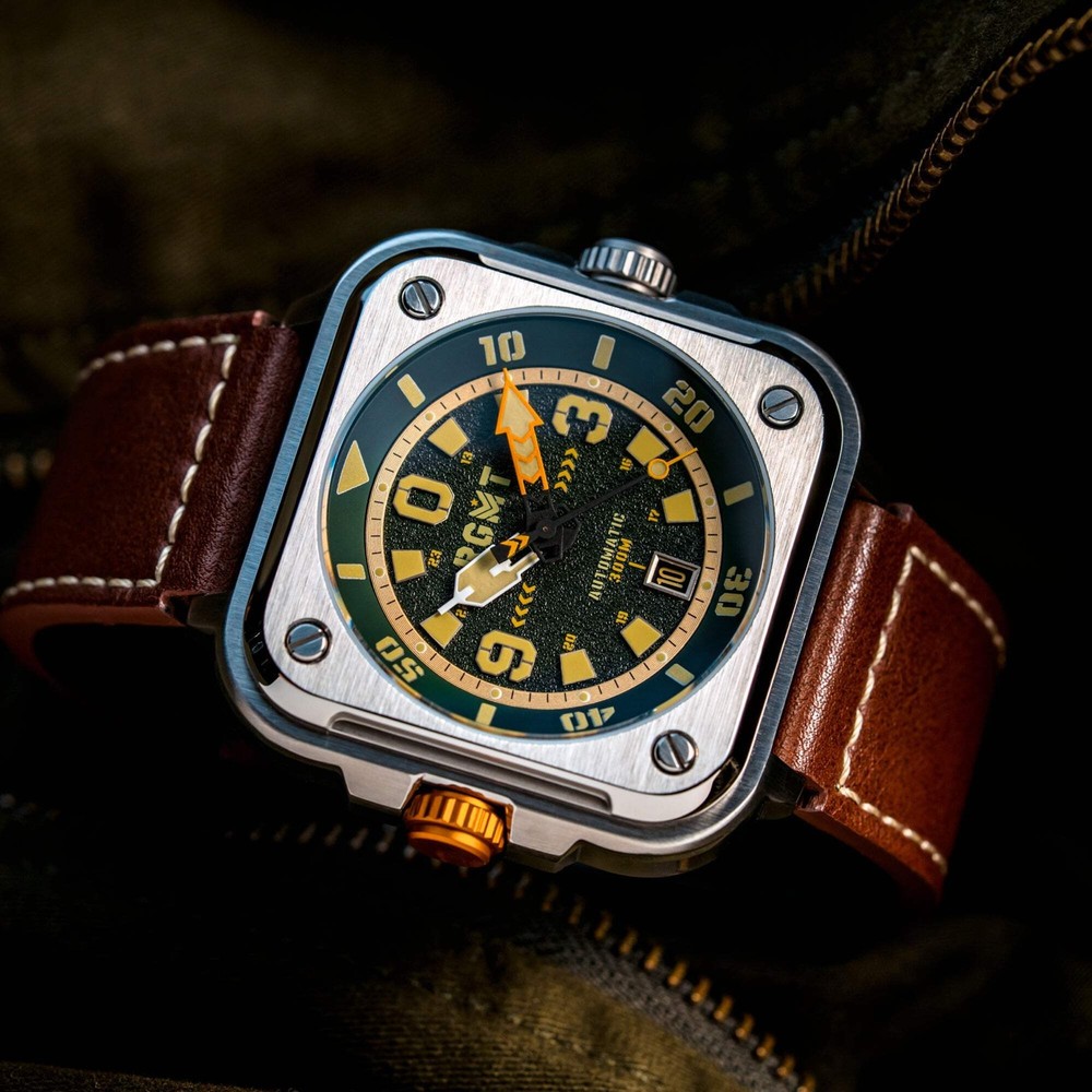 Pershing Automatic Camo Green