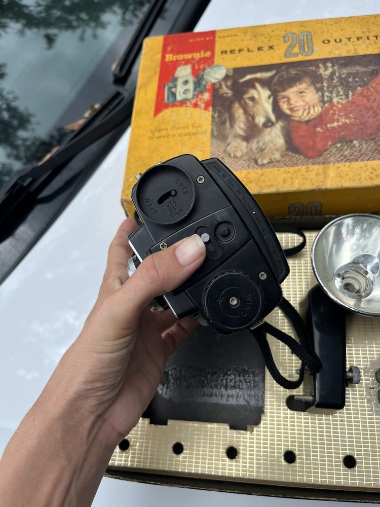 Vintage Kodak Brownie Reflex 20 Camera With Strap / Flash
