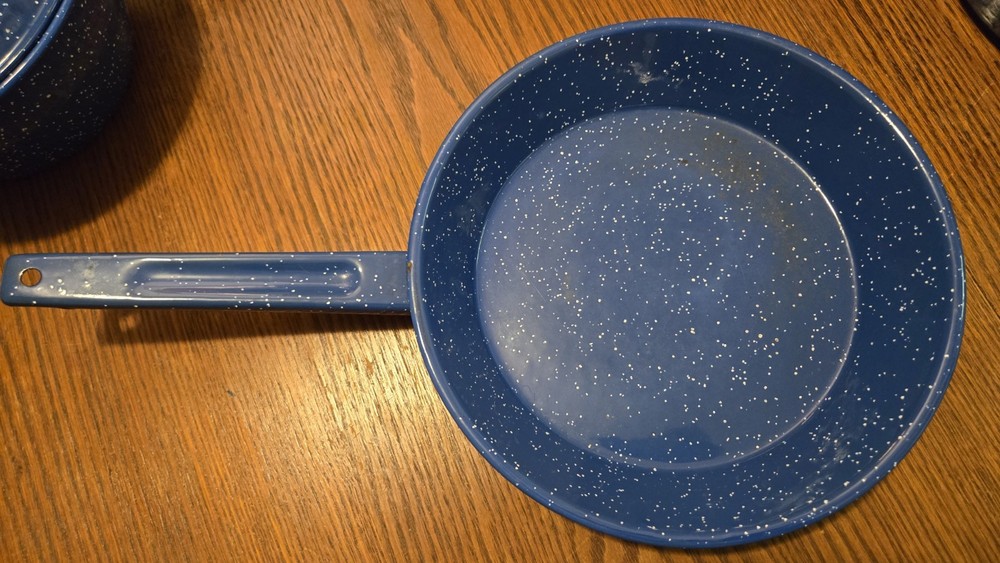 Speckled Blue Enamel Pots with Lids 6 Pc Set