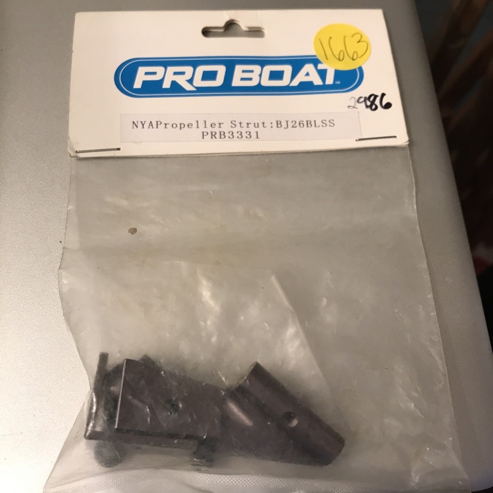 pro boat nya propeller Strut :bj26blss prb3331 ***