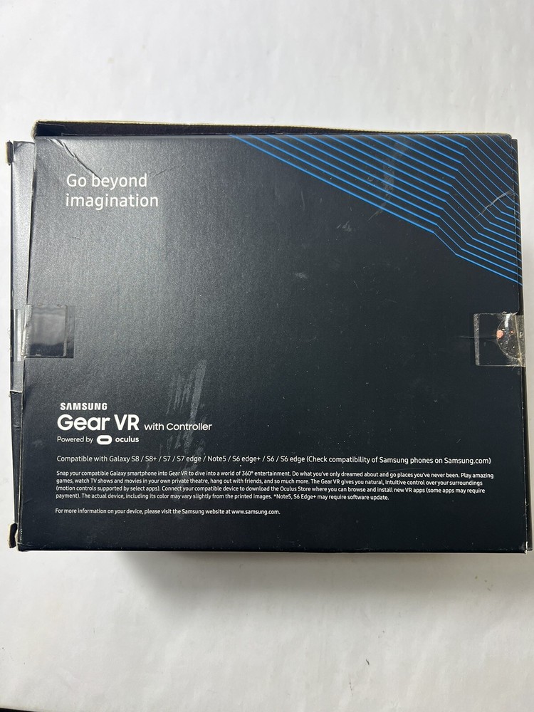 Samsung Gear VR Powered By Oculus Virtual Headset W/Controller SM-R324 Complete