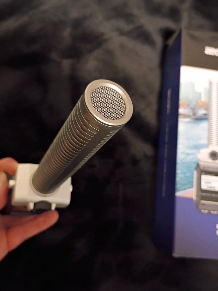 zoom f1 field recorder