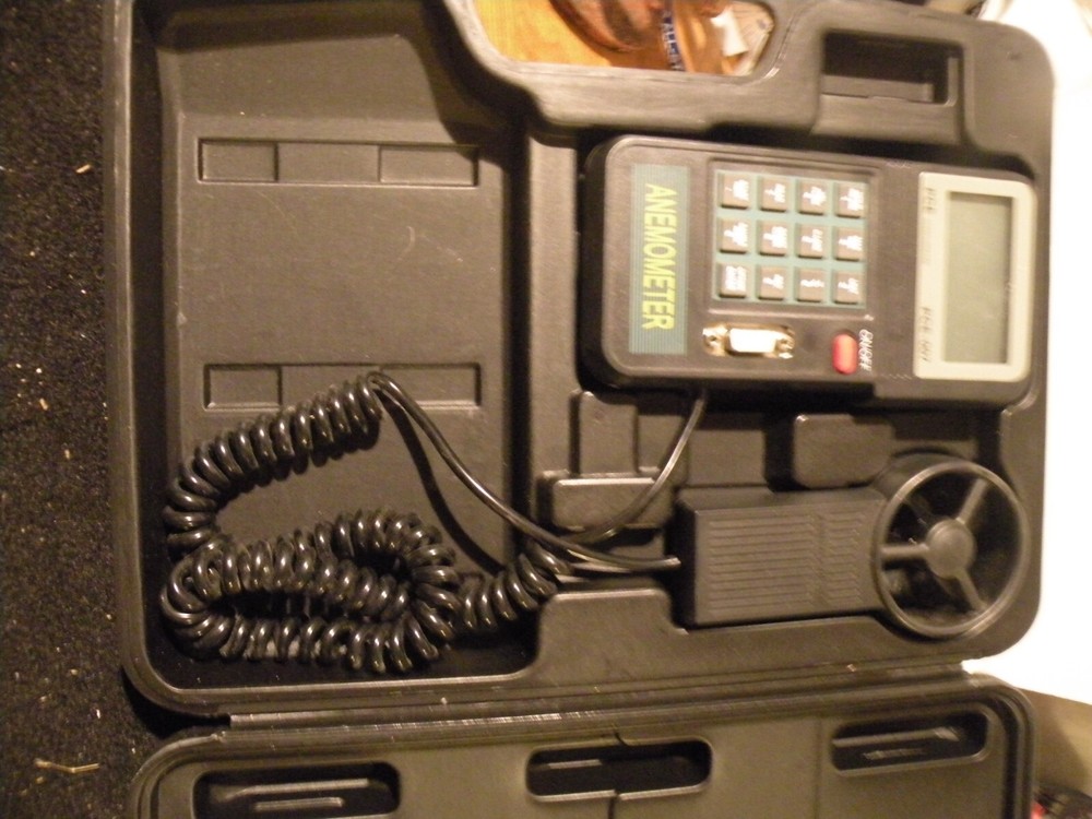 PCE INSTRUMENTS ANEMOMETER # PCE-007 WITH CASE WORKS GREAT