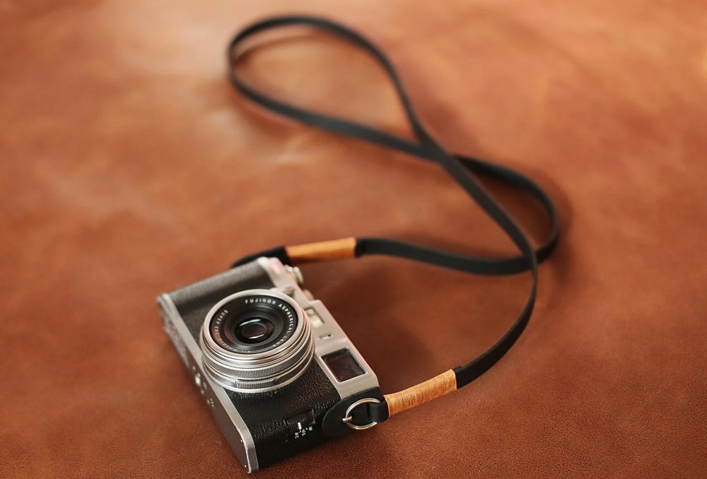Windmup 10mm Black Leather Camera Neck Strap — Handmade Minimalist Elegance