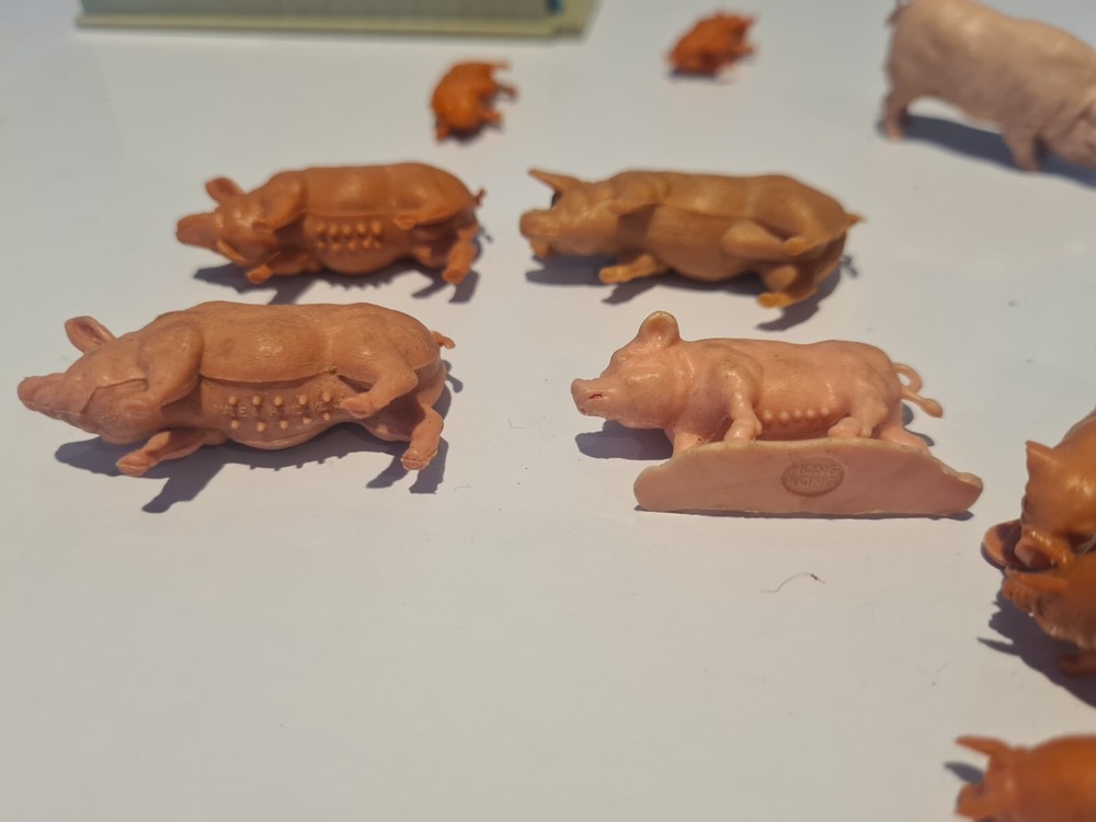 Vintage Britains Pigsty Please Read Description