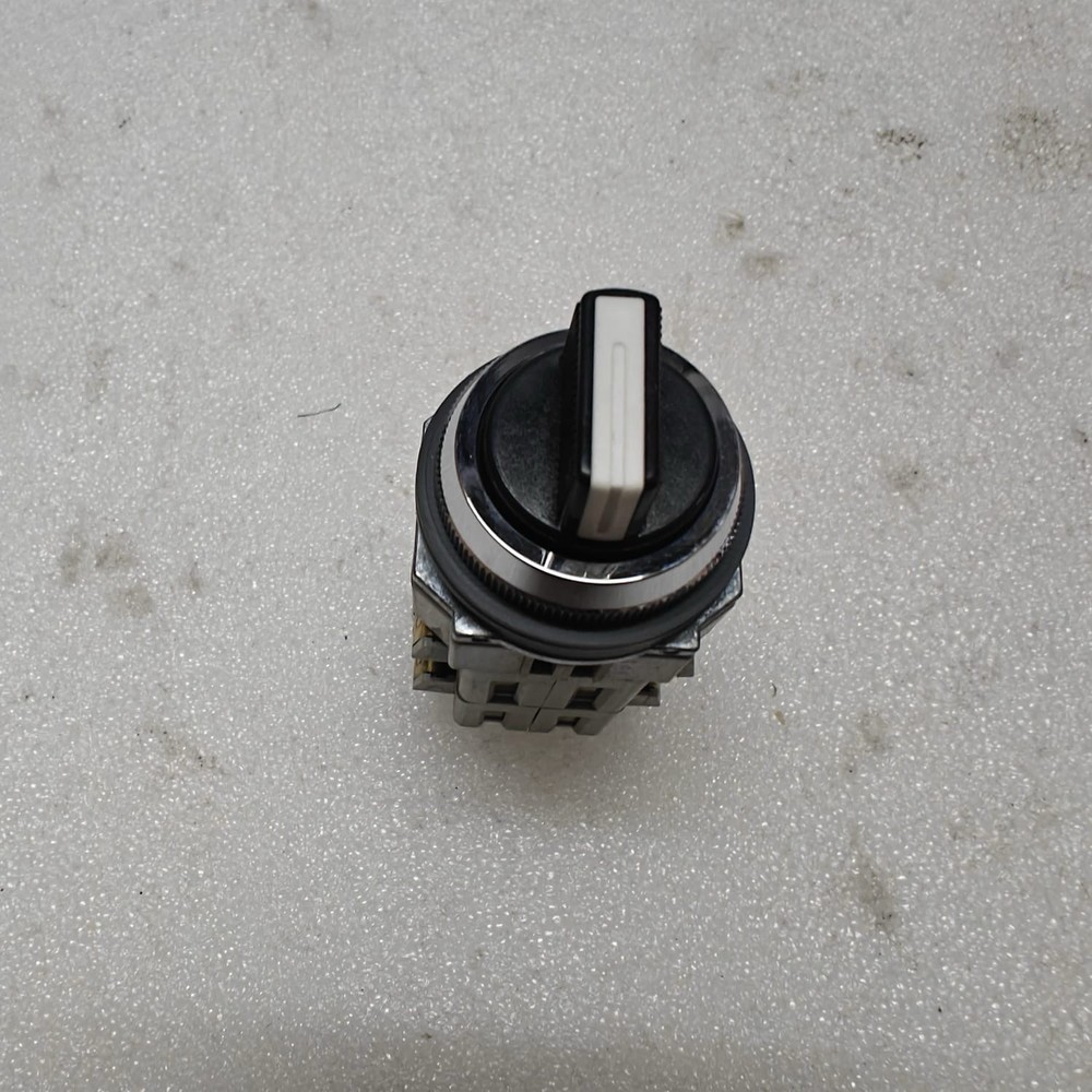 IDEC CONTROL UNIT SELECTOR SWITCH ASD0335 (ASD3323N)
