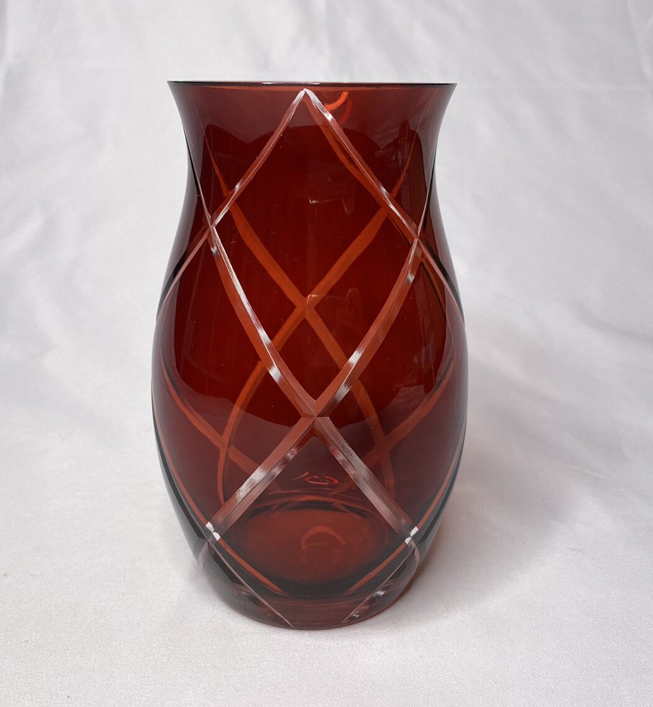 Red Diamond Clear Cut Glass Vase 6-1/2”