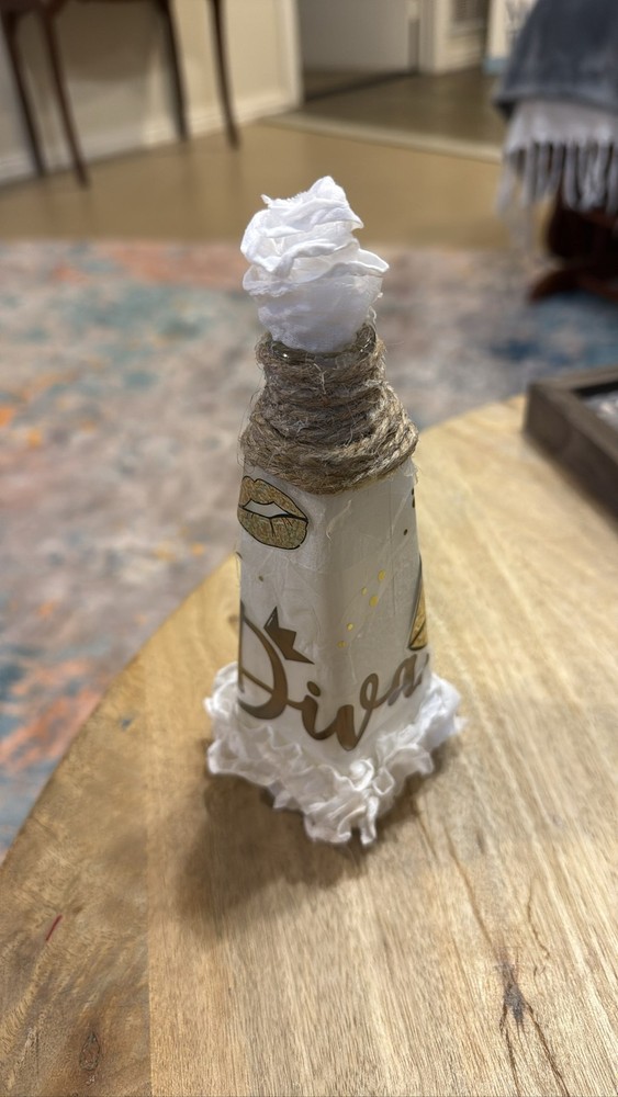 Gold Lips Champagne Bottle Diva Decor