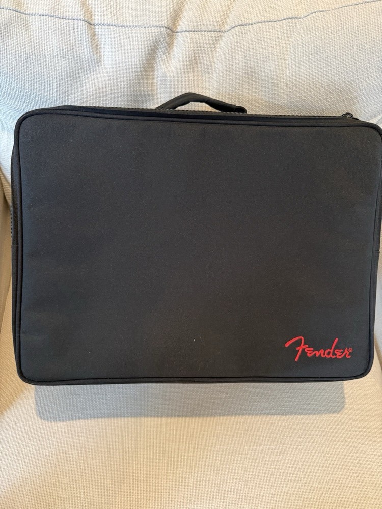 Fender Pedal Board Medium With Case Excellent Condition