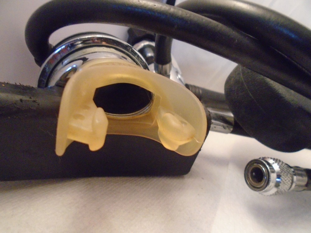 MARES REGULATOR MR12 III SCUBA DIVE REGULATOR