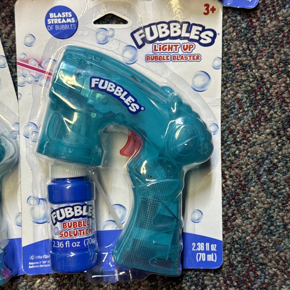 Fubbles Light Up Bubble Blaster multi color Ages 3+ NEW summer fun. W/ solution