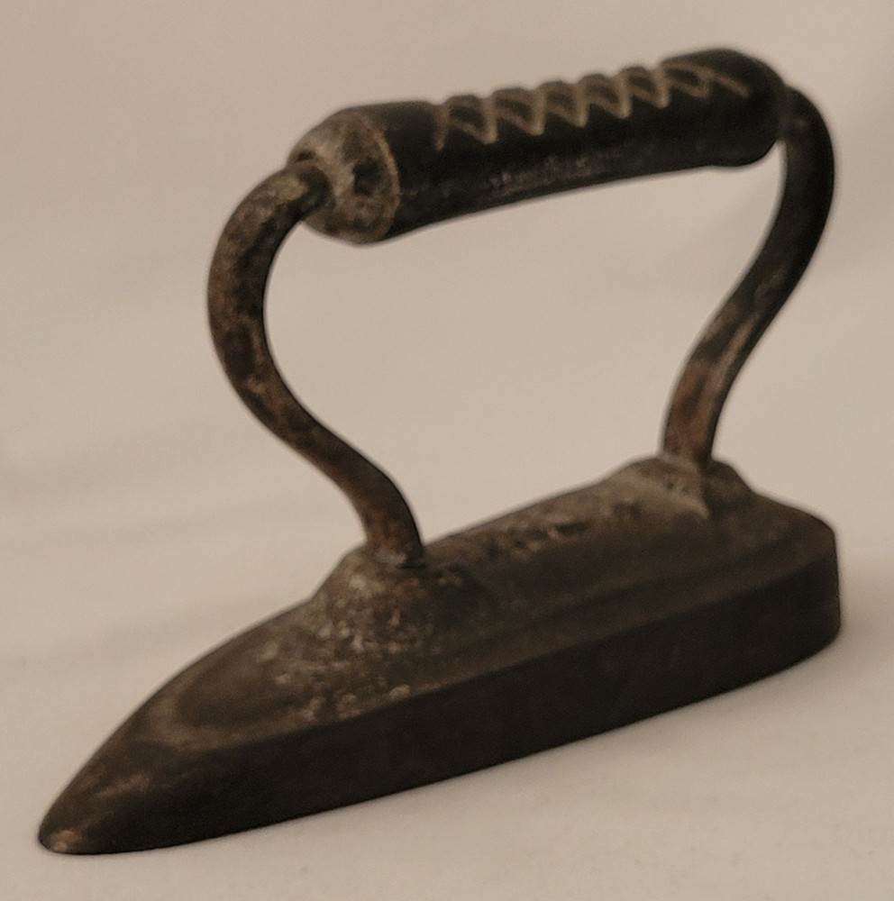 Antique Cast Iron "HUB" Clothes Flat Iron