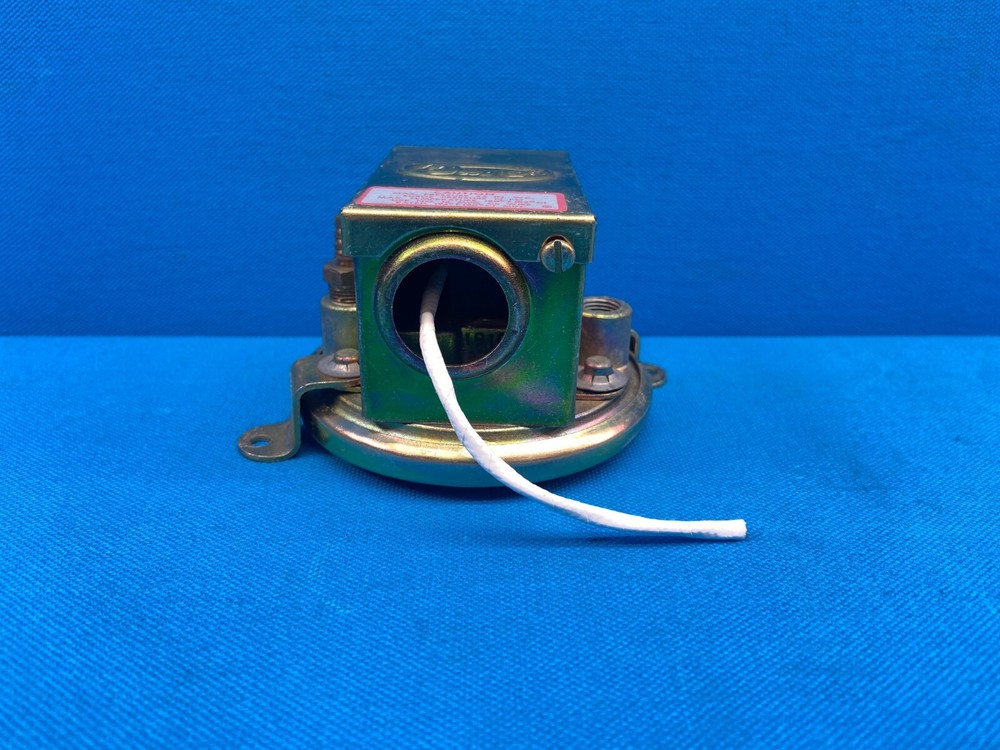 Dwyer 1910-20 Pressure Switch 191020