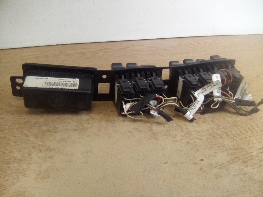 Kenworth T680 Switch Dash Panel S06-1074-601