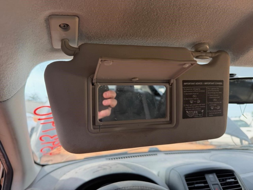 VERSA 2016 Keys/Latches/Locks 104956401