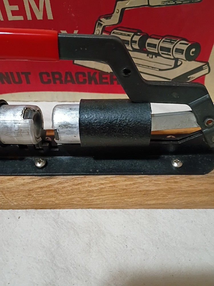 VINTAGE GEM DANDY NUT CRACKER with box B20